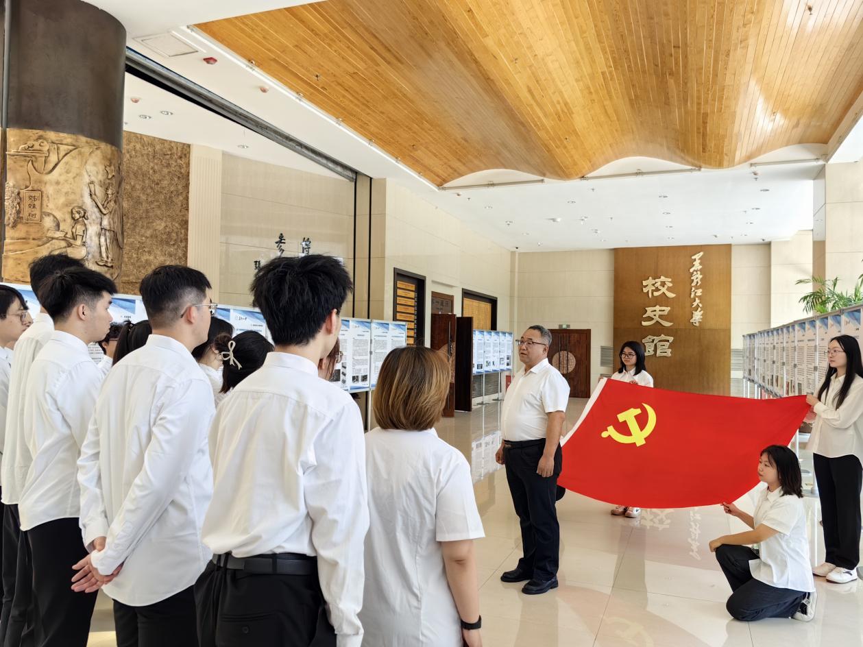 40f7c0ab8827892080329e5f2bdaab3